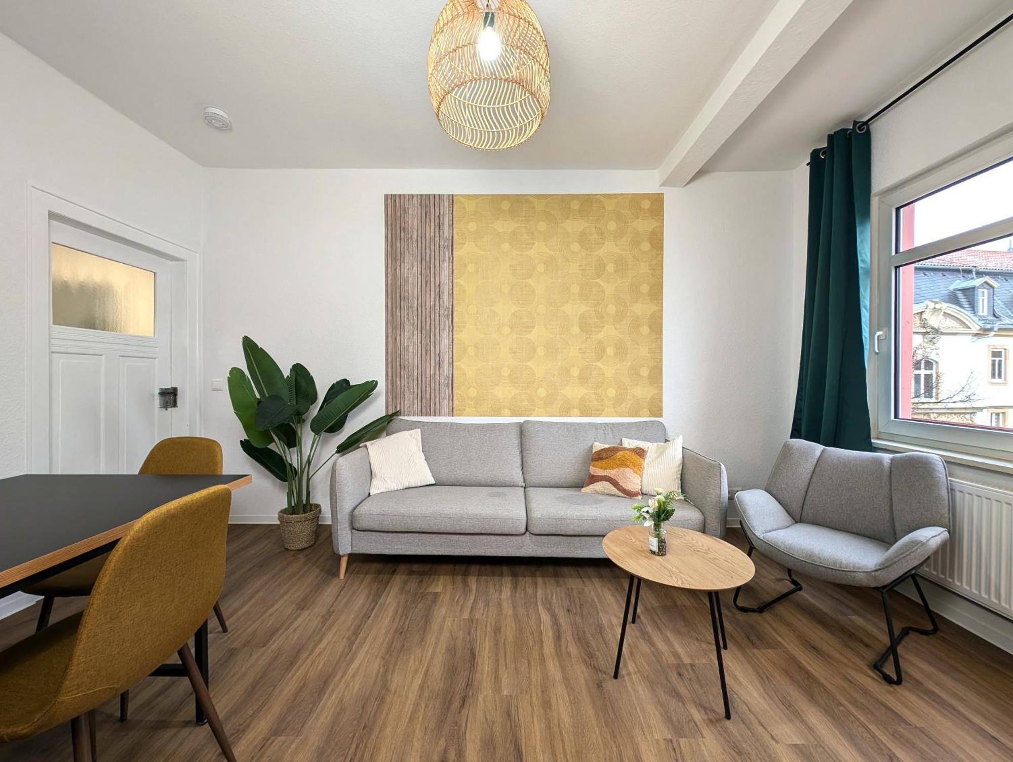Bohnapartments - Topfmarkt Xxl Suiten - Neu In Top Zentrumslage, Vollausstattung, Wlan, Parkplaetze Илменау Екстериор снимка