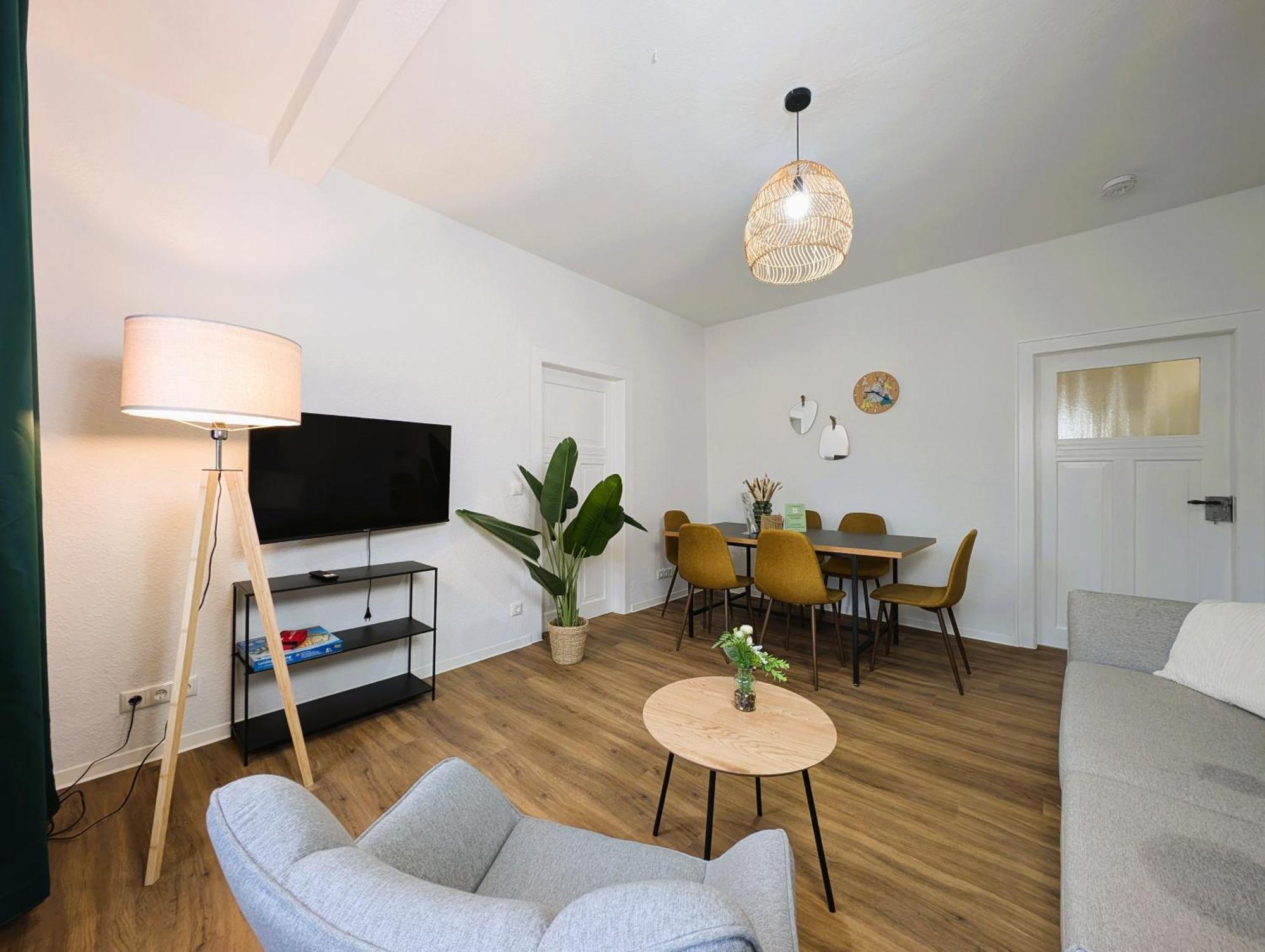 Bohnapartments - Topfmarkt Xxl Suiten - Neu In Top Zentrumslage, Vollausstattung, Wlan, Parkplaetze Илменау Екстериор снимка