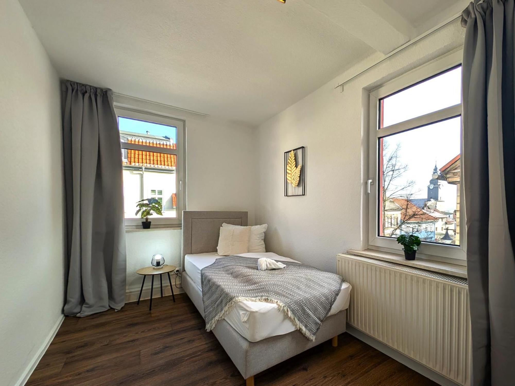 Bohnapartments - Topfmarkt Xxl Suiten - Neu In Top Zentrumslage, Vollausstattung, Wlan, Parkplaetze Илменау Екстериор снимка