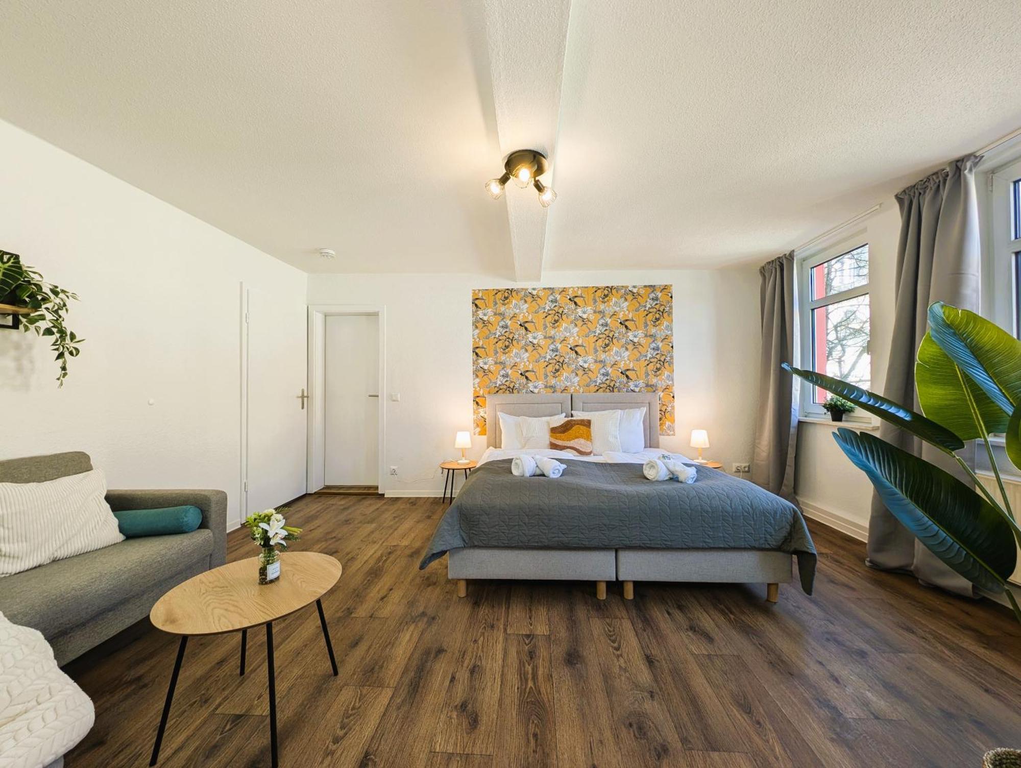 Bohnapartments - Topfmarkt Xxl Suiten - Neu In Top Zentrumslage, Vollausstattung, Wlan, Parkplaetze Илменау Екстериор снимка