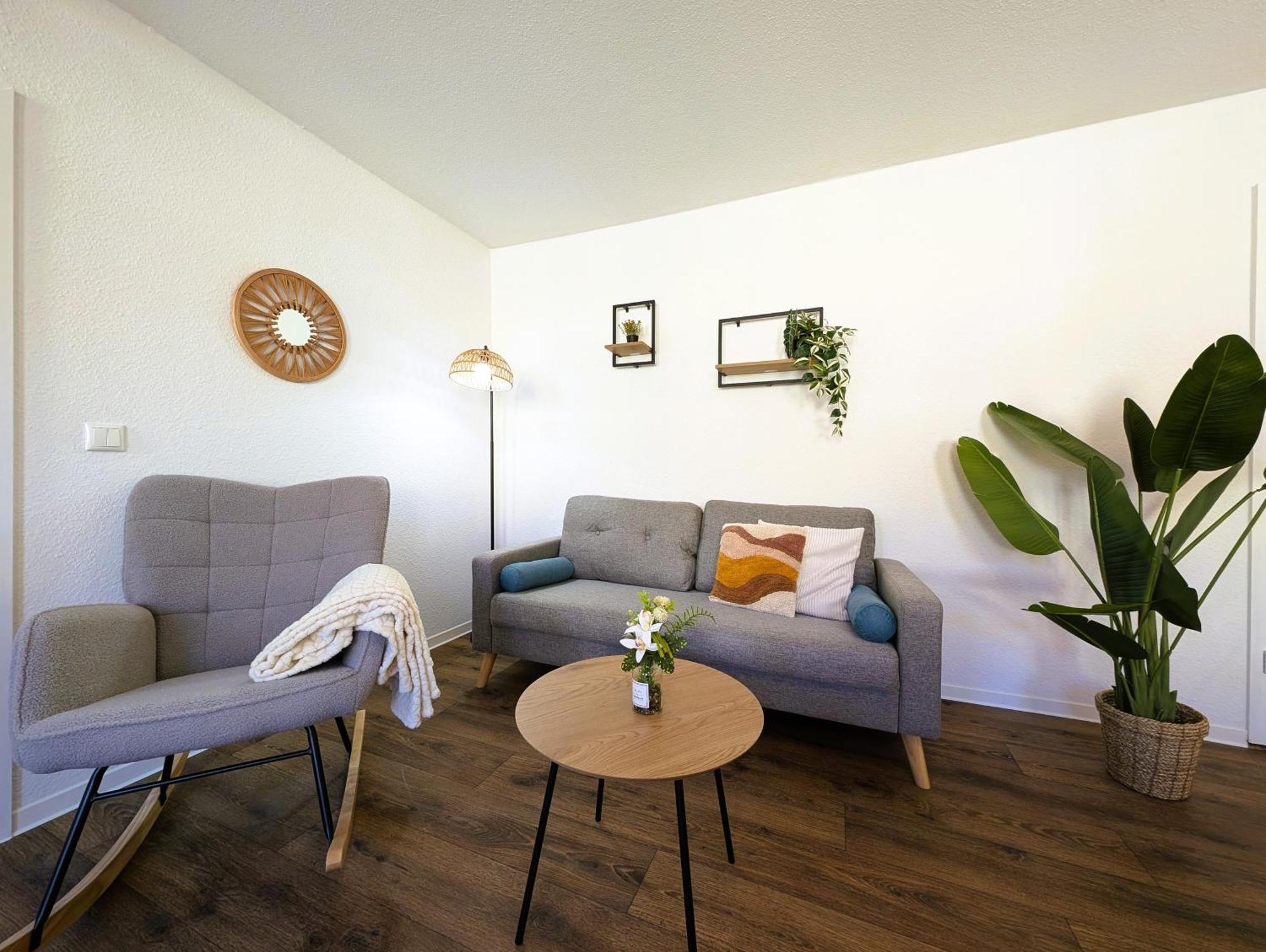 Bohnapartments - Topfmarkt Xxl Suiten - Neu In Top Zentrumslage, Vollausstattung, Wlan, Parkplaetze Илменау Екстериор снимка