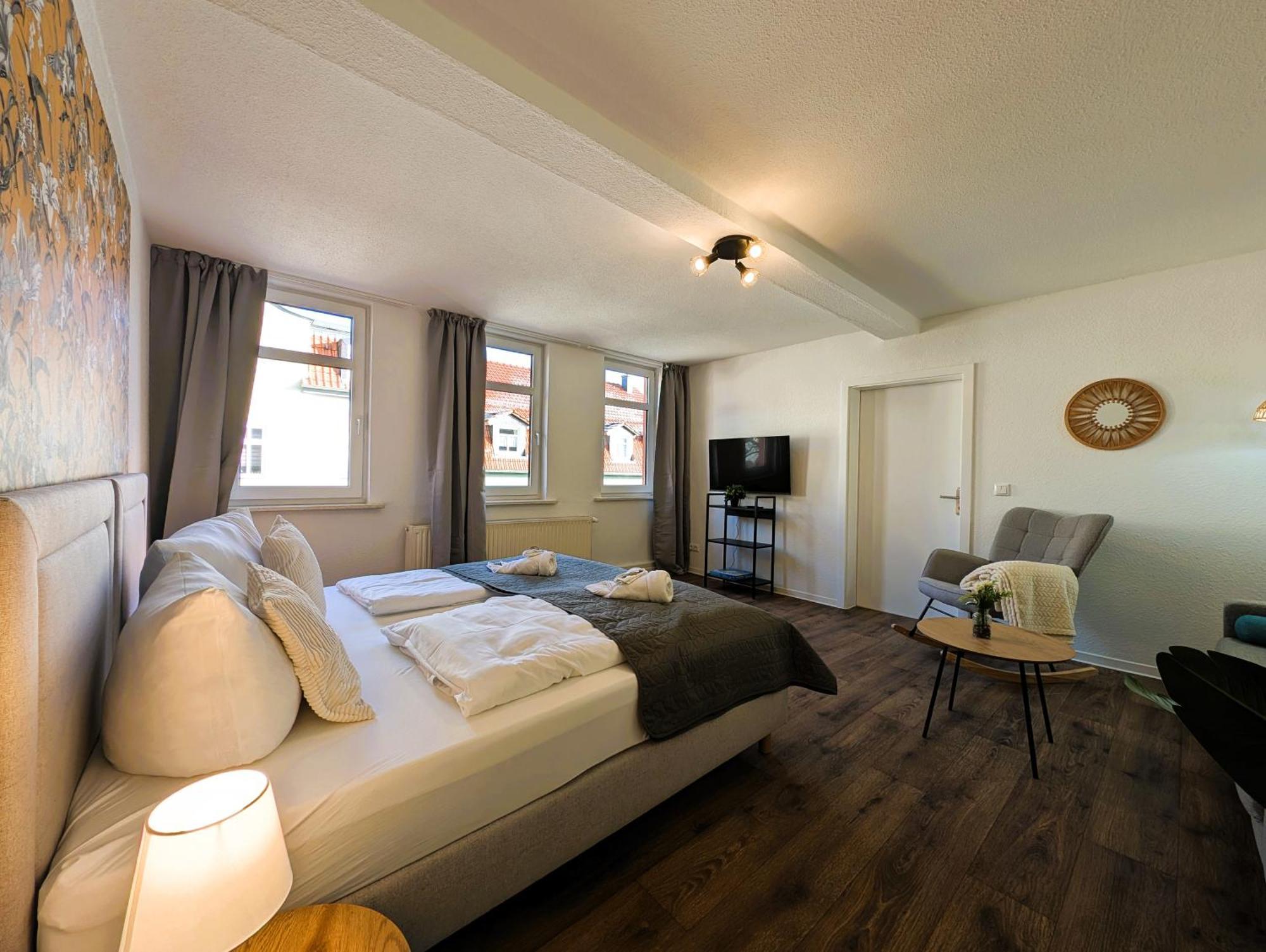Bohnapartments - Topfmarkt Xxl Suiten - Neu In Top Zentrumslage, Vollausstattung, Wlan, Parkplaetze Илменау Екстериор снимка